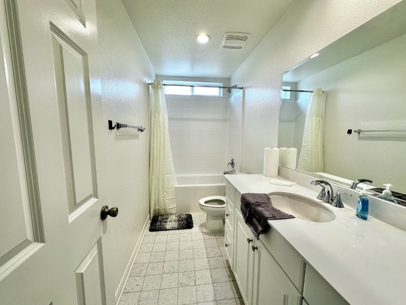Building Photo - 20215 Patchfield Dr