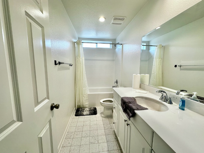 Building Photo - 20215 Patchfield Dr