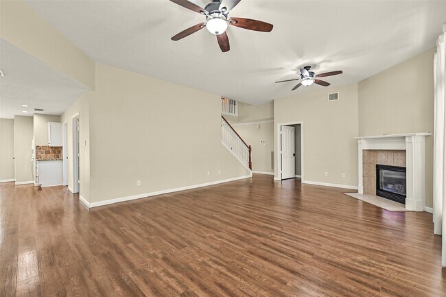 Building Photo - 313 Winding Oak Ln S