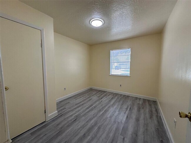Building Photo - 10238 Torrington Ln