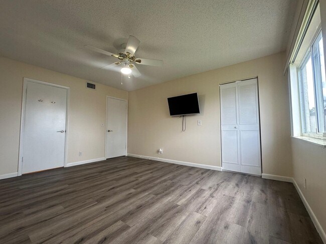 Building Photo - 5801 Whispering Pine Way