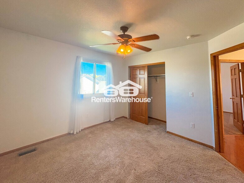 Building Photo - 4392 Deephaven Ct