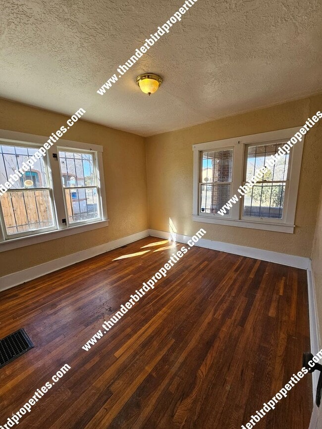 Building Photo - 2110 Coal Pl SE