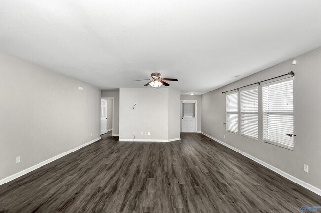 Building Photo - 325 Kenneth Blvd NW