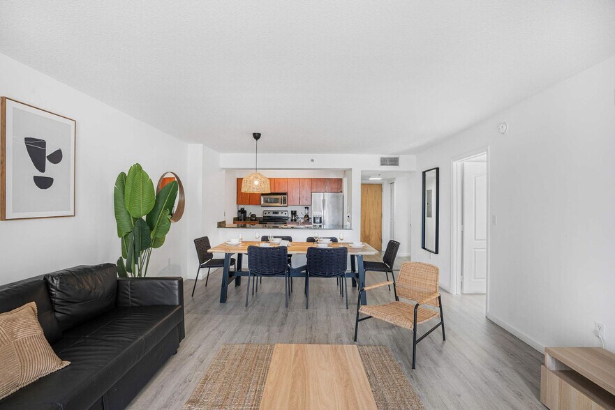 Primary Photo - 1200 Brickell Bay Dr