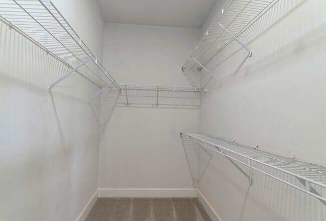 Building Photo - Brookhaven/Buckhead 2BR