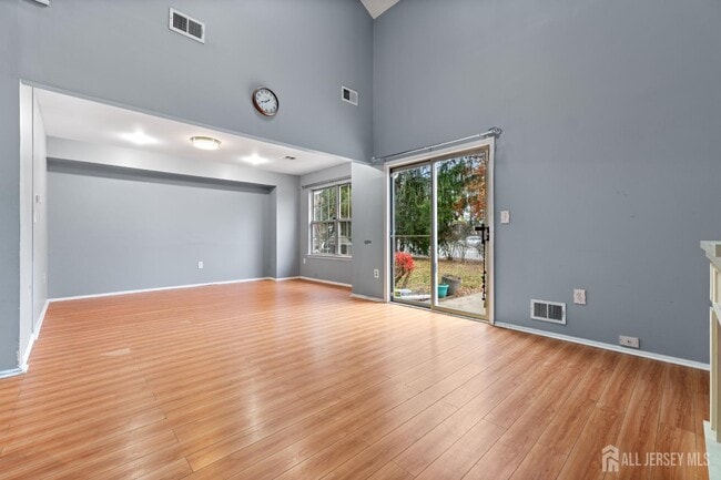 Building Photo - 155 Salem Rd