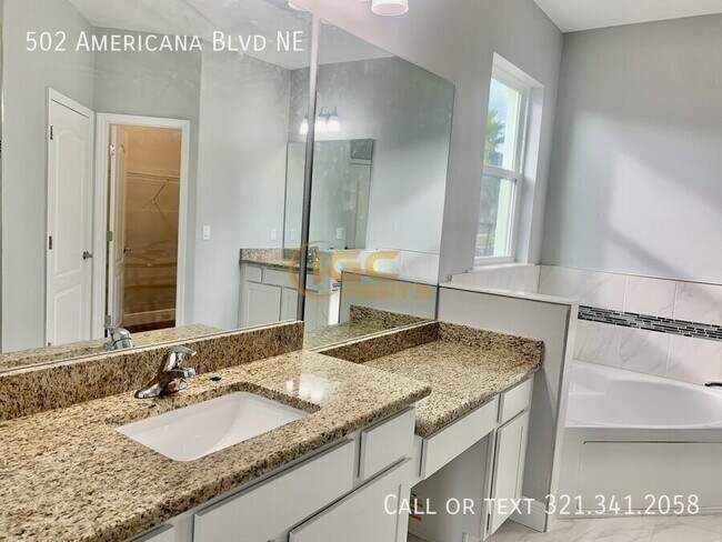 Building Photo - 502 Americana Blvd NE