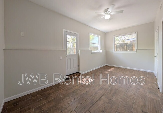 Building Photo - 3228 Myra St