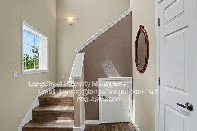 Building Photo - 1227 SE Rivergreen Ave