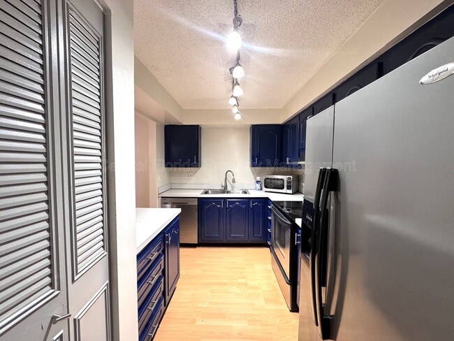 Building Photo - 514 Orange Dr