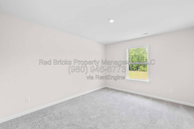 Building Photo - 3432 Bluff Hill Lane