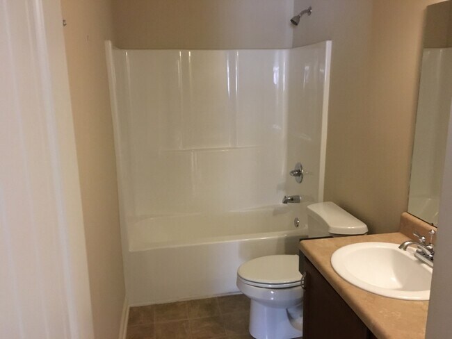 Building Photo - MOVE IN READY HOME IN SEMMES, AL