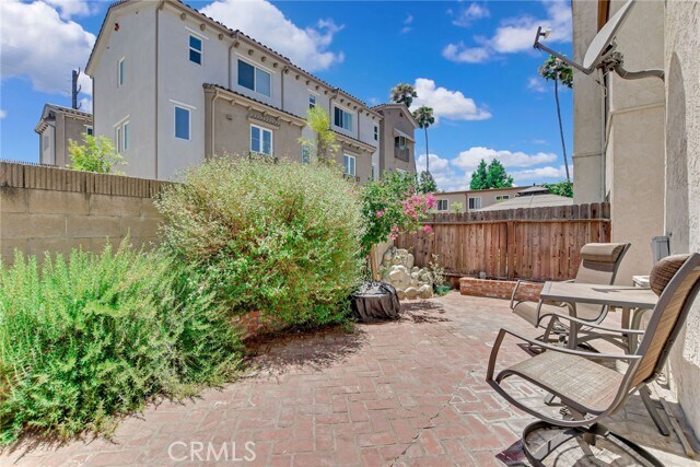 Building Photo - 821 S Cerritos Ave