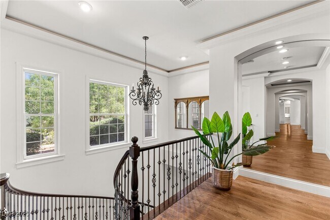 Building Photo - 9813 Moon Valley Pl