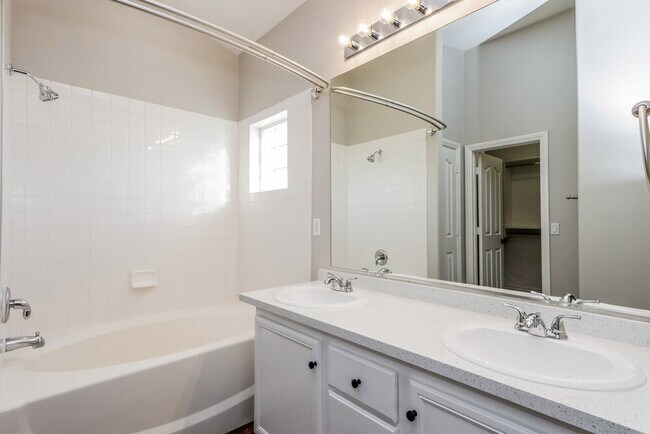 Building Photo - 1564 Stone Valley Ave