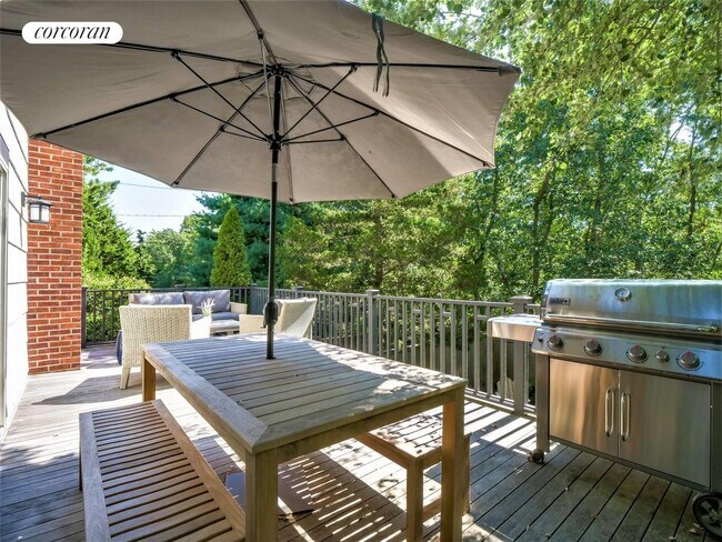 Building Photo - 94 Ridge Rd W