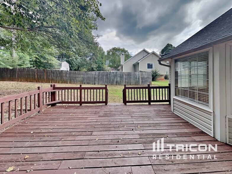 Building Photo - 118 Valleydale Dr