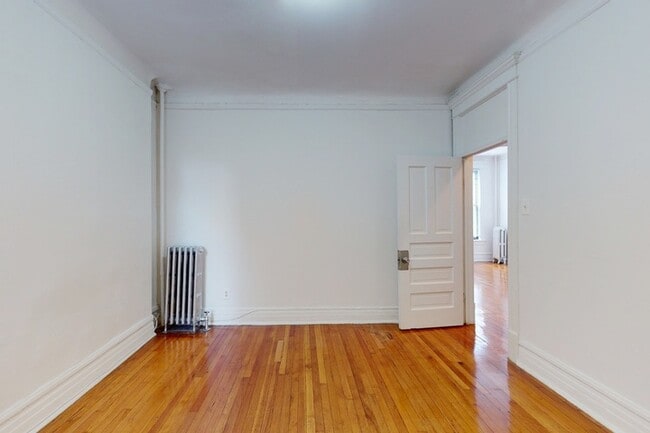 Floorplan - 5401-5403 S. Woodlawn Avenue