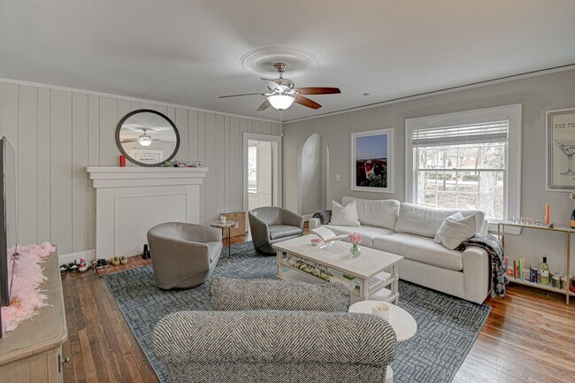 Building Photo - 139 Rosedale Cir