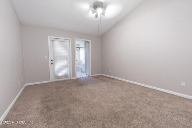 Building Photo - 800 Ironwood Dr