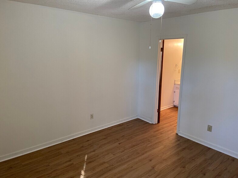 Apt 2 - 5010 Hawthorne Ct