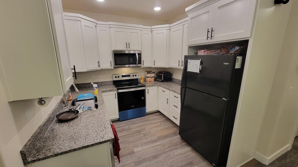 kitchen - 143 W 1525 N