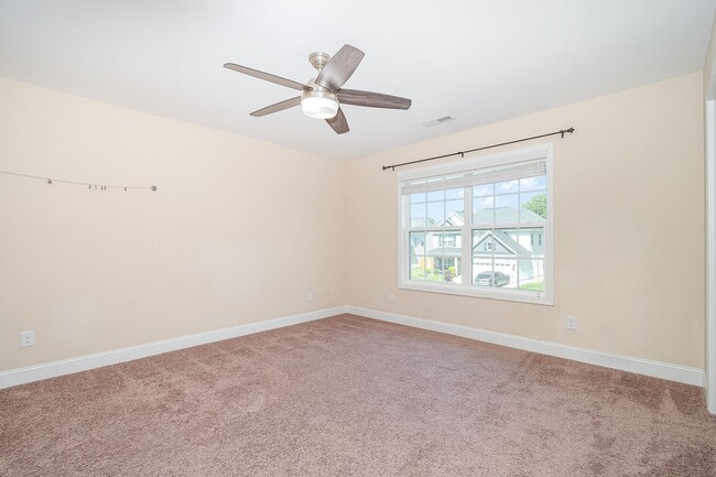 Building Photo - Gorgeous 5BR 3BA Home in Colfax