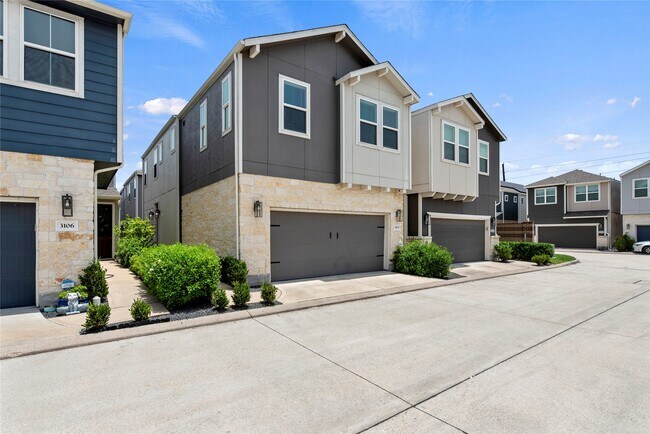 Building Photo - 3104 Planters Peak Dr