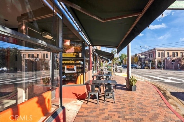 Building Photo - 1002 Hope St