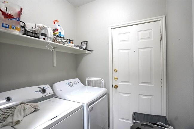 Building Photo - 1700 Constantino Cir