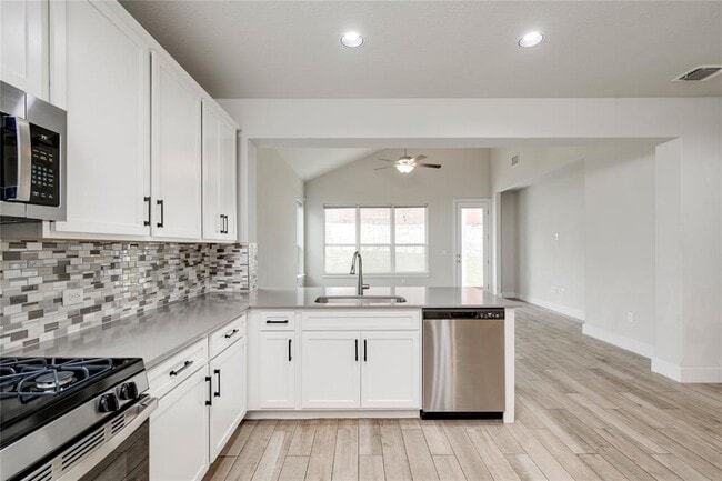 Building Photo - 11217 Charger Wy
