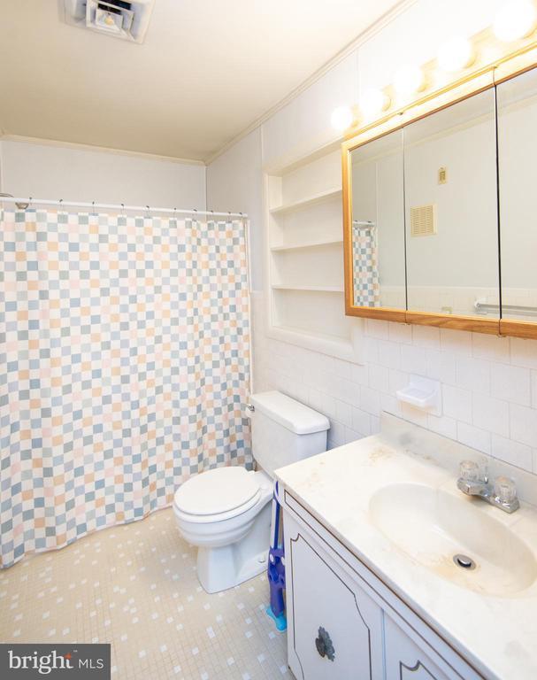 Building Photo - 110 Middle St