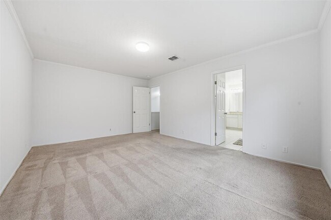 Building Photo - 5801 Marchmont Ln