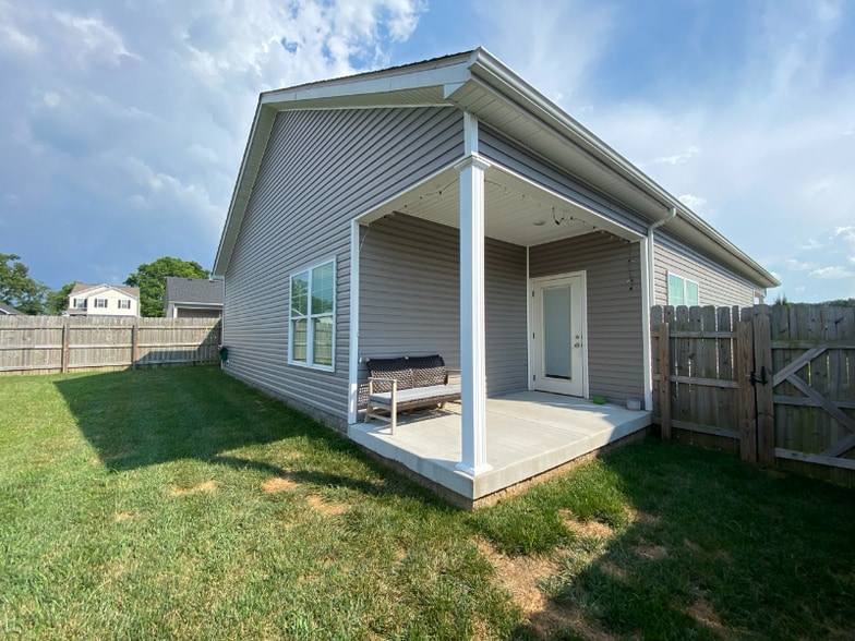 Building Photo - 7241 Eagle Stone Ln