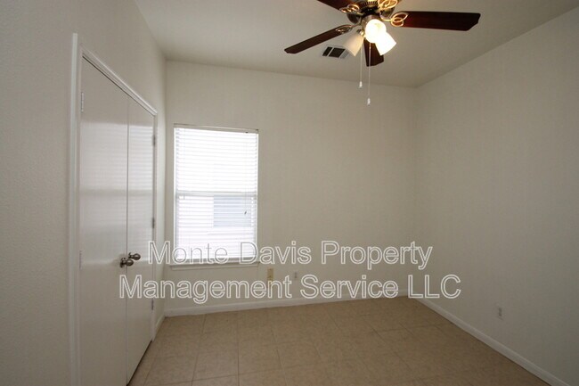 Building Photo - 2817 Southampton Way