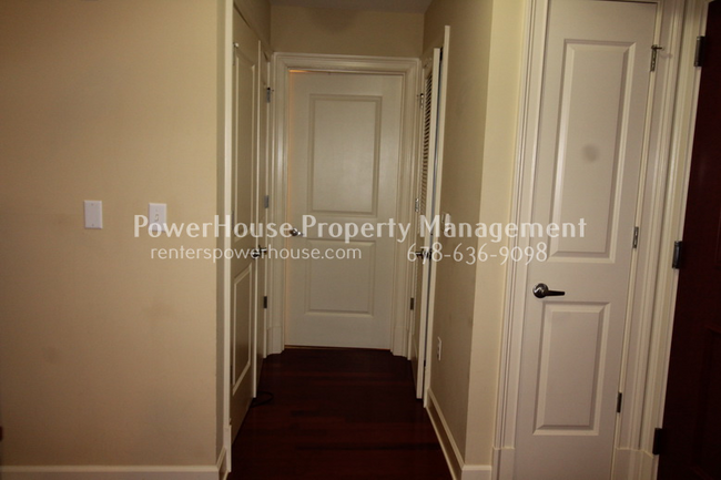 Building Photo - Sandy Springs 1BR, 1BA