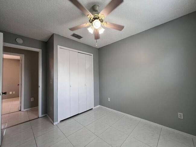 Building Photo - 1114 Shoshanna Dr