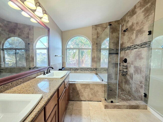 Building Photo - Three-bedroom Single Family