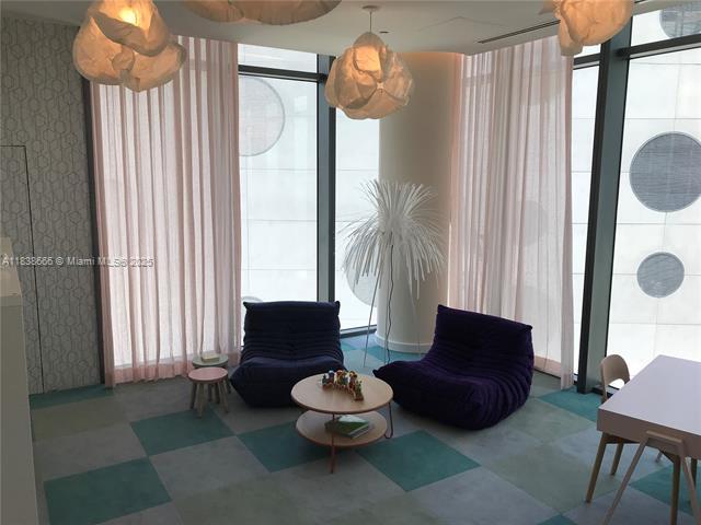 Building Photo - 650 NE 32nd St