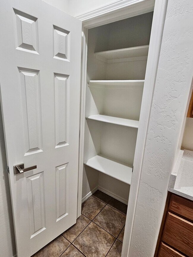 Building Photo - Beautiful remodeled 2 bed 2 bath home in Prescott Valley!