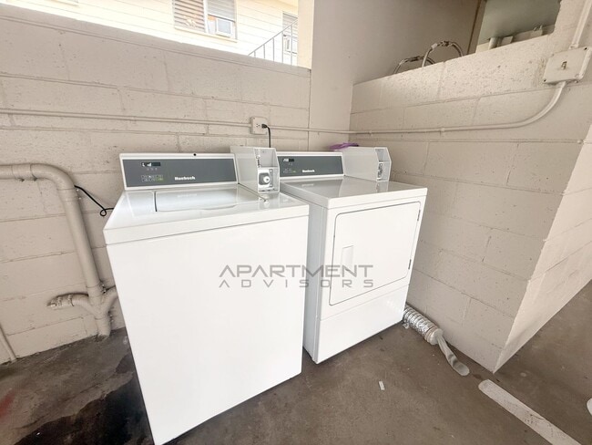 Building Photo - 2633 Nakookoo St