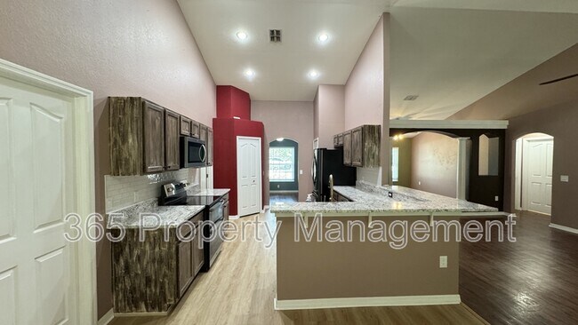 Building Photo - 10 Bellis Ct