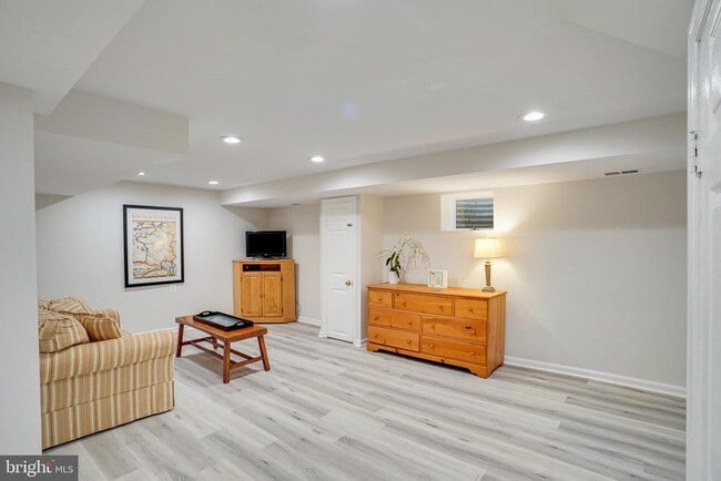 Building Photo - 3300 Prince William Dr