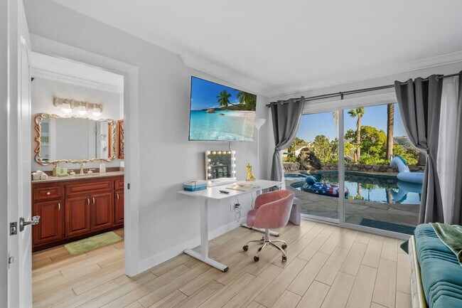 Building Photo - 9737 Benavente Pl