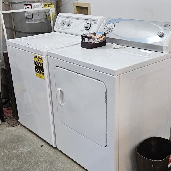 Washer/dryer - 960 NE Commercial St