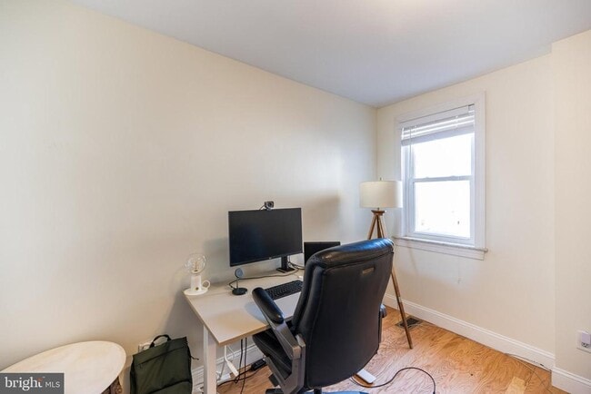 Building Photo - 2978 E Thompson St