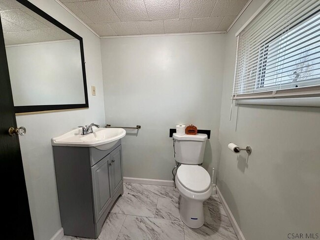 Building Photo - 703 Saybrook Pl