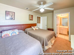 Building Photo - 129 Chapel Hill Cir