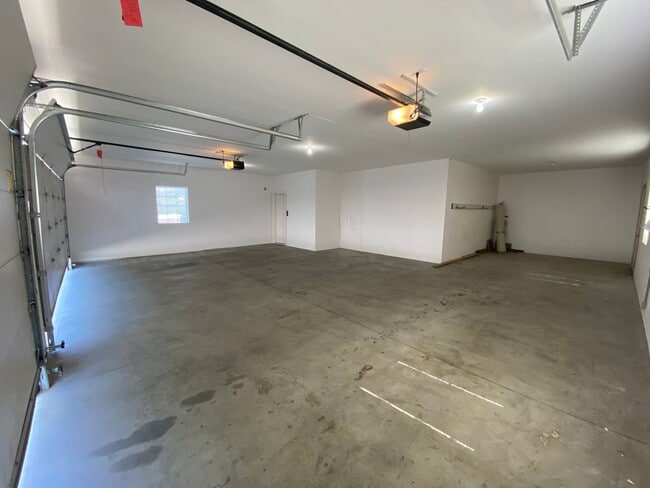 Building Photo - 3511 Hovley Ln